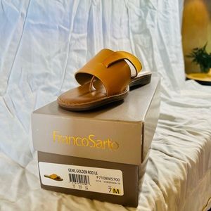 NWT Franco Sarto Gene Slide